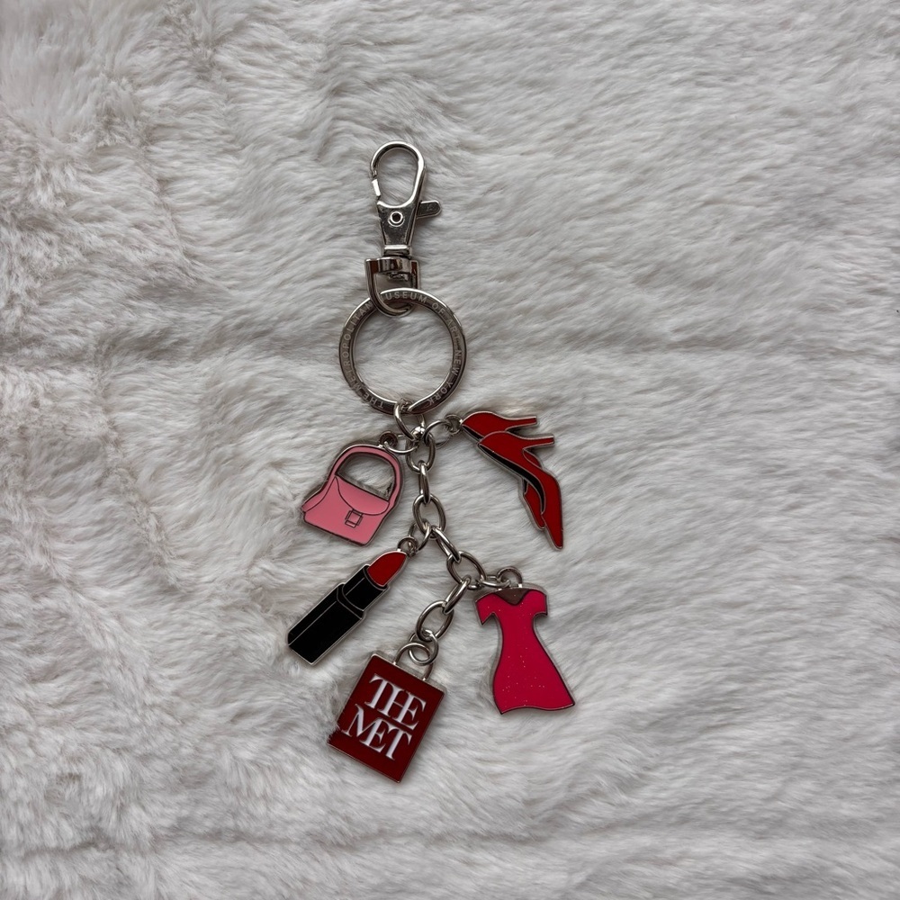 Official The Met Store Fashion Charms Keychain Bag Charm Red Dress Lipstick